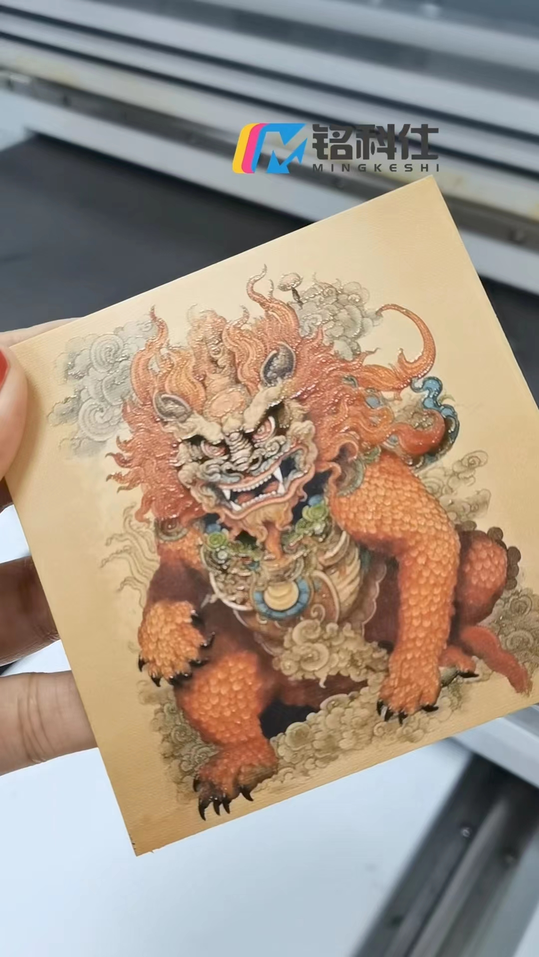 想讓產(chǎn)品有立體浮雕效果，選UV打印機(jī)準(zhǔn)沒錯(cuò)！